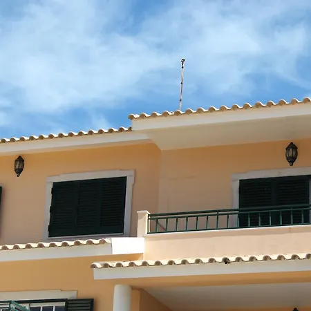 Azenhas Apartment *